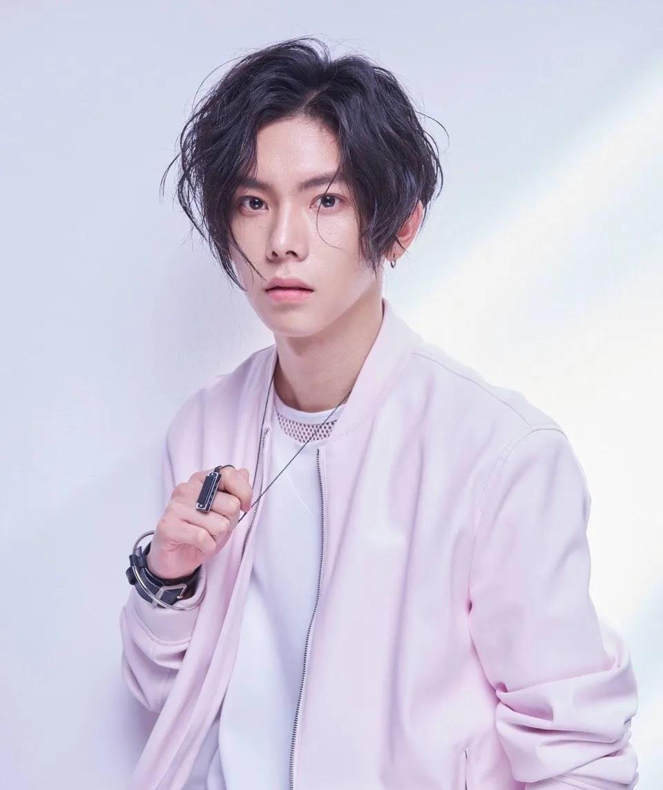 棒球专长:日式料理/吉他生日:1995/01/03语言:日文/中文体重:63kg身高