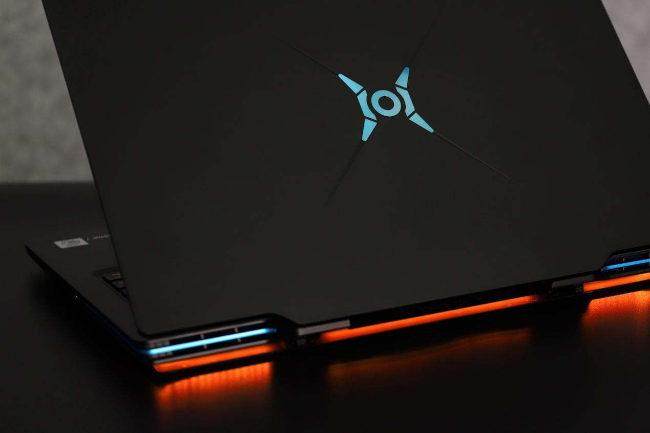 16.1英寸理想大屏,荣耀猎人游戏本v700高清图赏