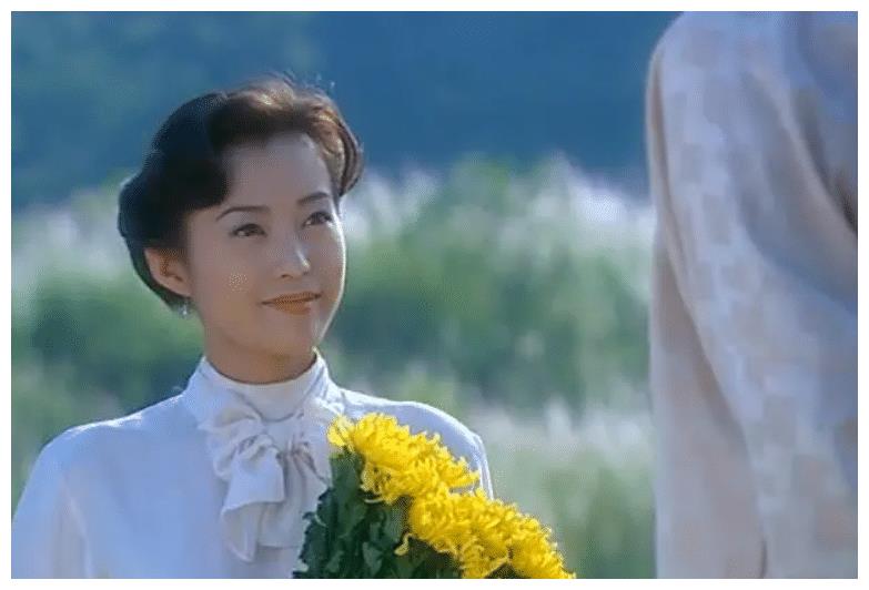 原来《少年黄飞鸿》里的十三姨是她,比关之琳版还美,童年女神__财经