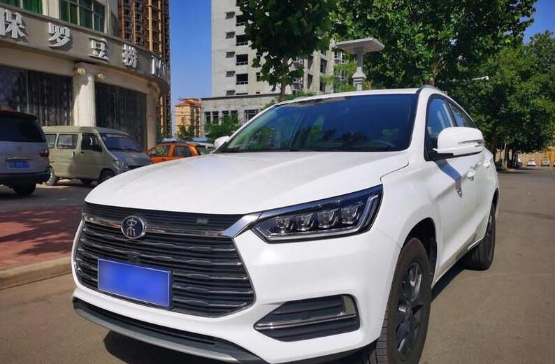 入手2020款比亚迪宋,裸车价8.99万,车主:新车有异味!