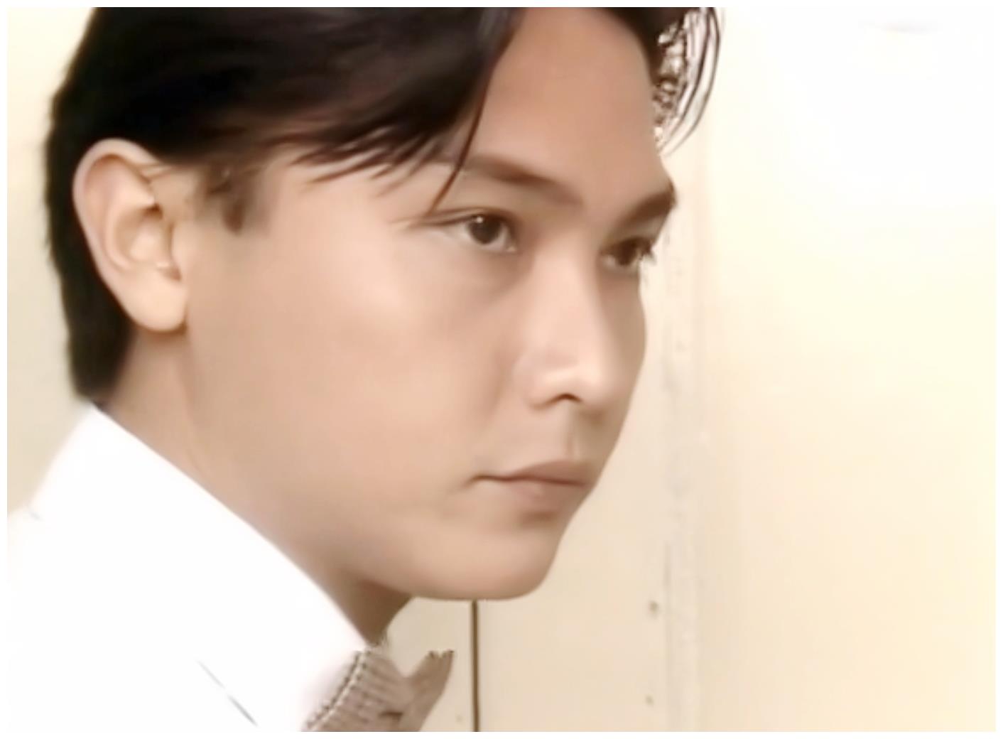 虽然这个角色人设不好,但这个时期的关礼杰正处于颜值巅峰期,扮演的富