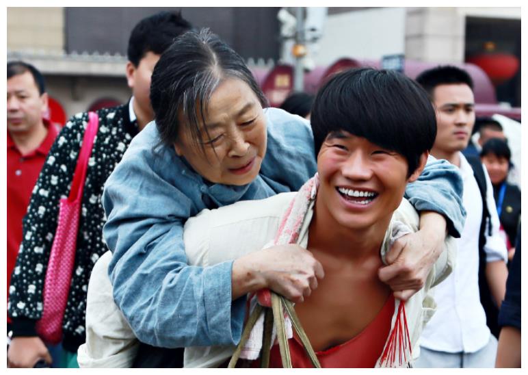 痛心!“75岁老戏骨张少华去世”后续,谢孟伟发声曝光新细节休闲区蓝鸢梦想 - Www.slyday.coM 痛心!“75岁老戏骨张少华去世”后续,谢孟伟发声曝光新细节休闲区蓝鸢梦想 - Www.slyday.coM