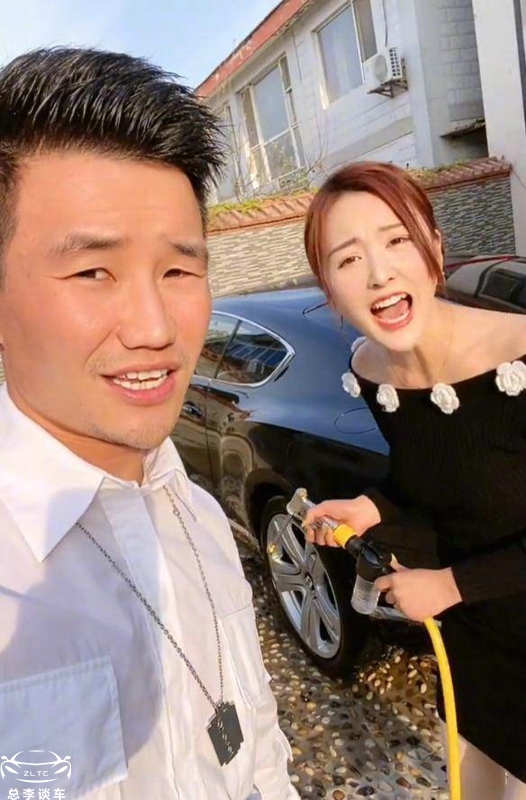 80后明星谢孟伟,18年前靠嘎子火遍中国,如今的他已开上英系豪车-新浪