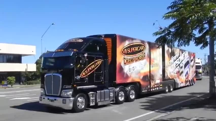 霸气外露国外的加长半挂车不知这车要什么驾证才能开