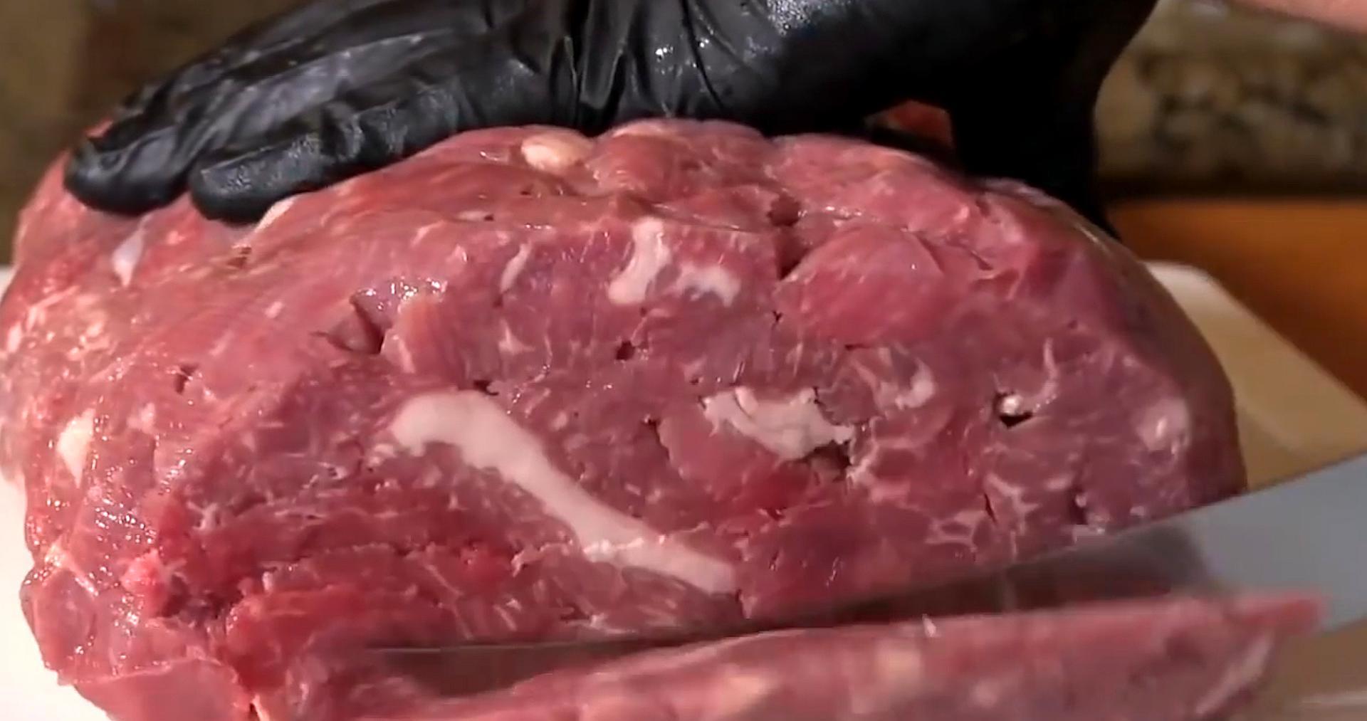 市场上的"假牛肉"是啥做的?看完原材料后,才知道被骗好多年