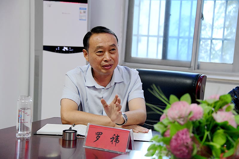 省中华职教社,职教教研室领导莅临潢川县职业中专调研指导