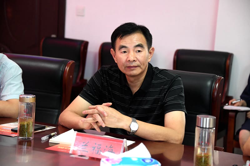 省中华职教社,职教教研室领导莅临潢川县职业中专调研指导