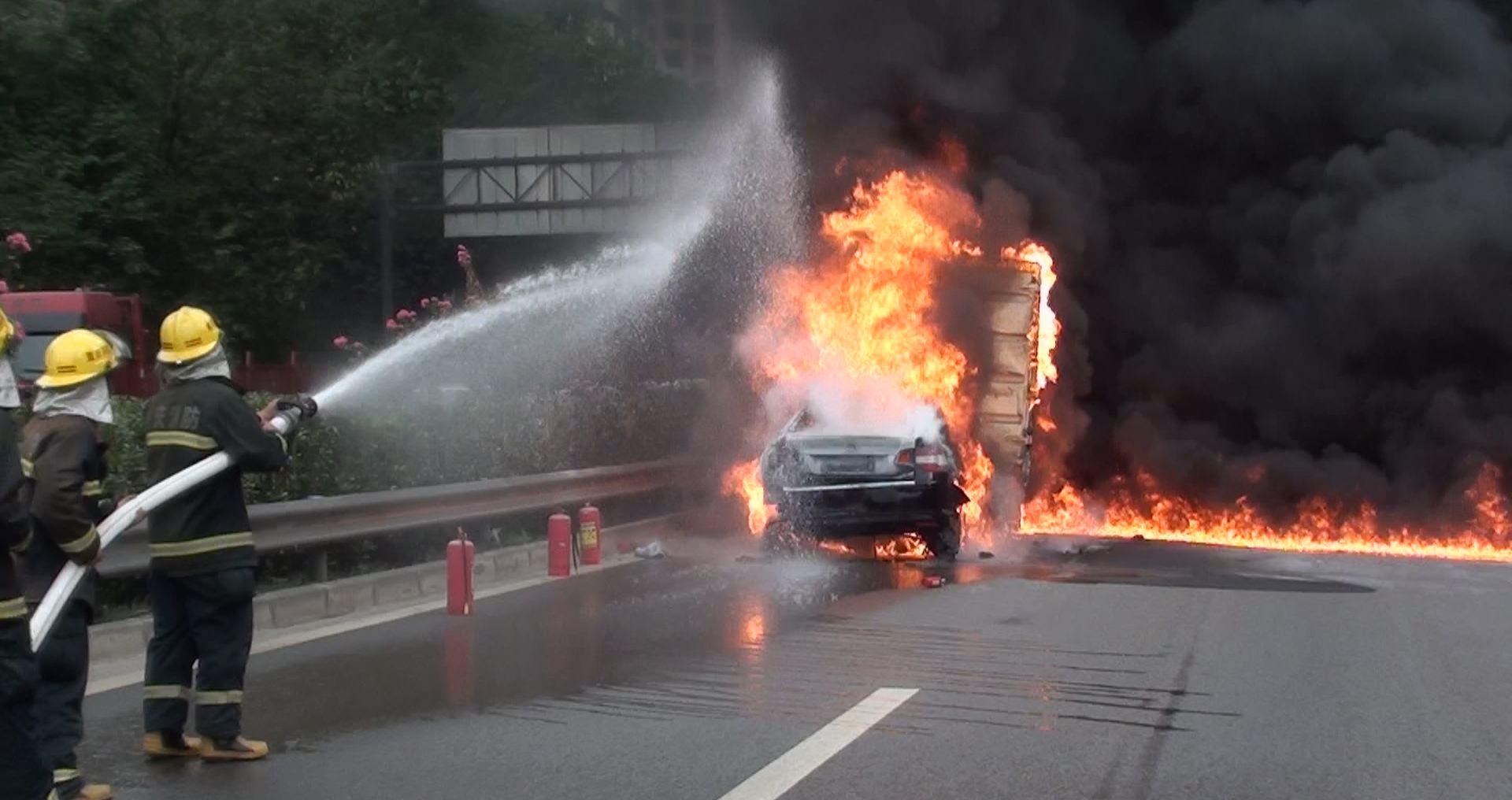 汽车自燃前都有哪些征兆?