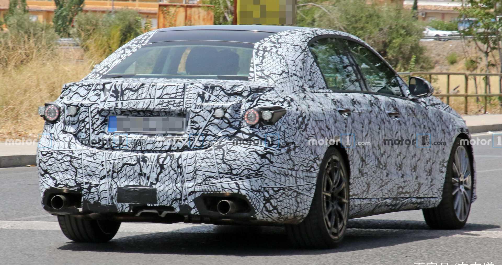 全新奔驰amg c级轿跑c53即将亮相 4缸混动还能玩什么