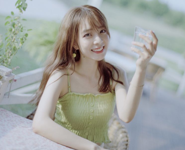 lpl美女解说余霜写真