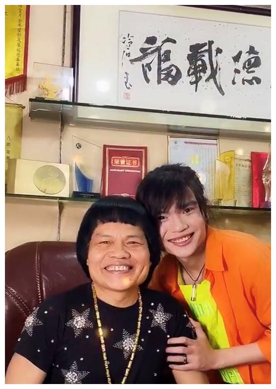 "最丑港星"八两金,被老婆败光亿万家财,如今卷土重来住豪宅!