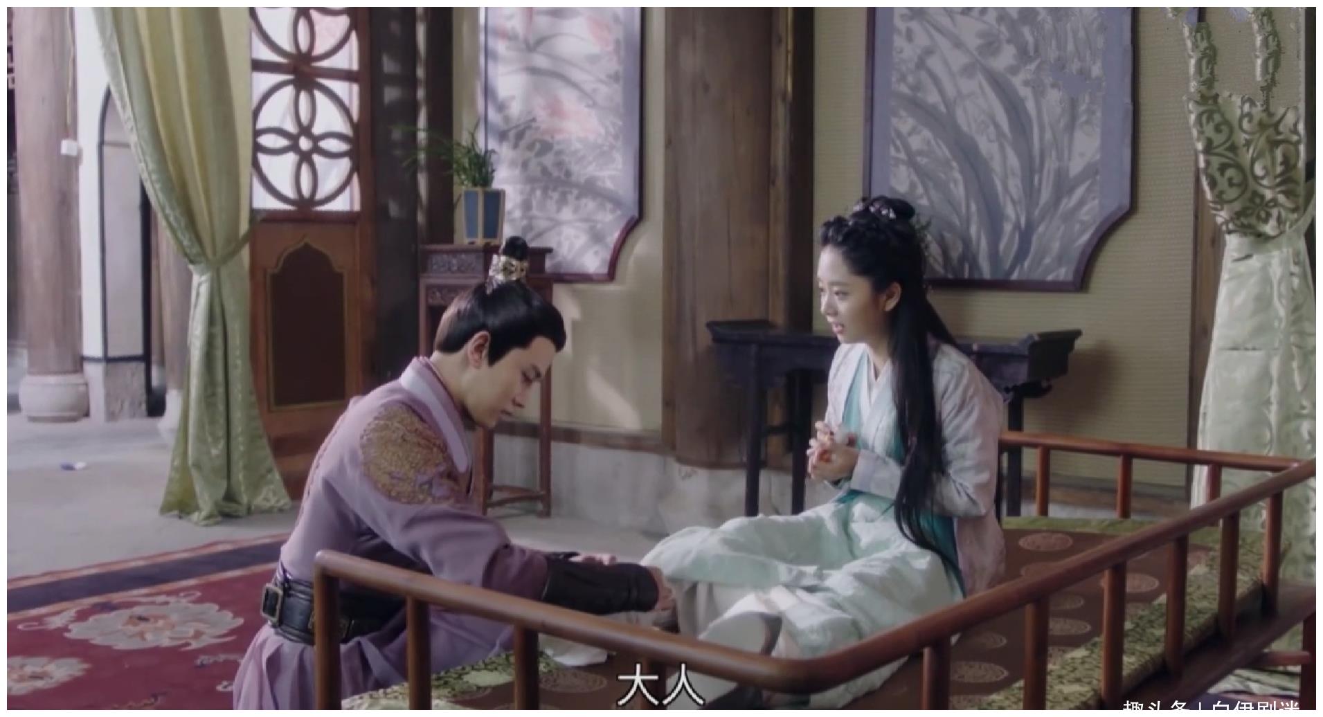 锦衣之下陆绎支开所有人帮今夏揉腿在陆绎眼里他们都是电灯泡