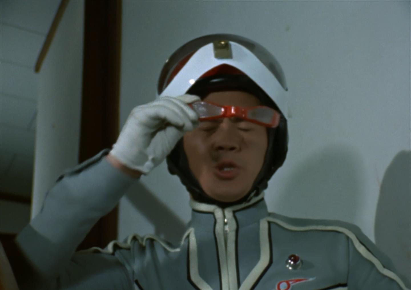 赛文奥特曼被宇宙人狠揍,宇宙人:看我戳奥特曼的眼睛