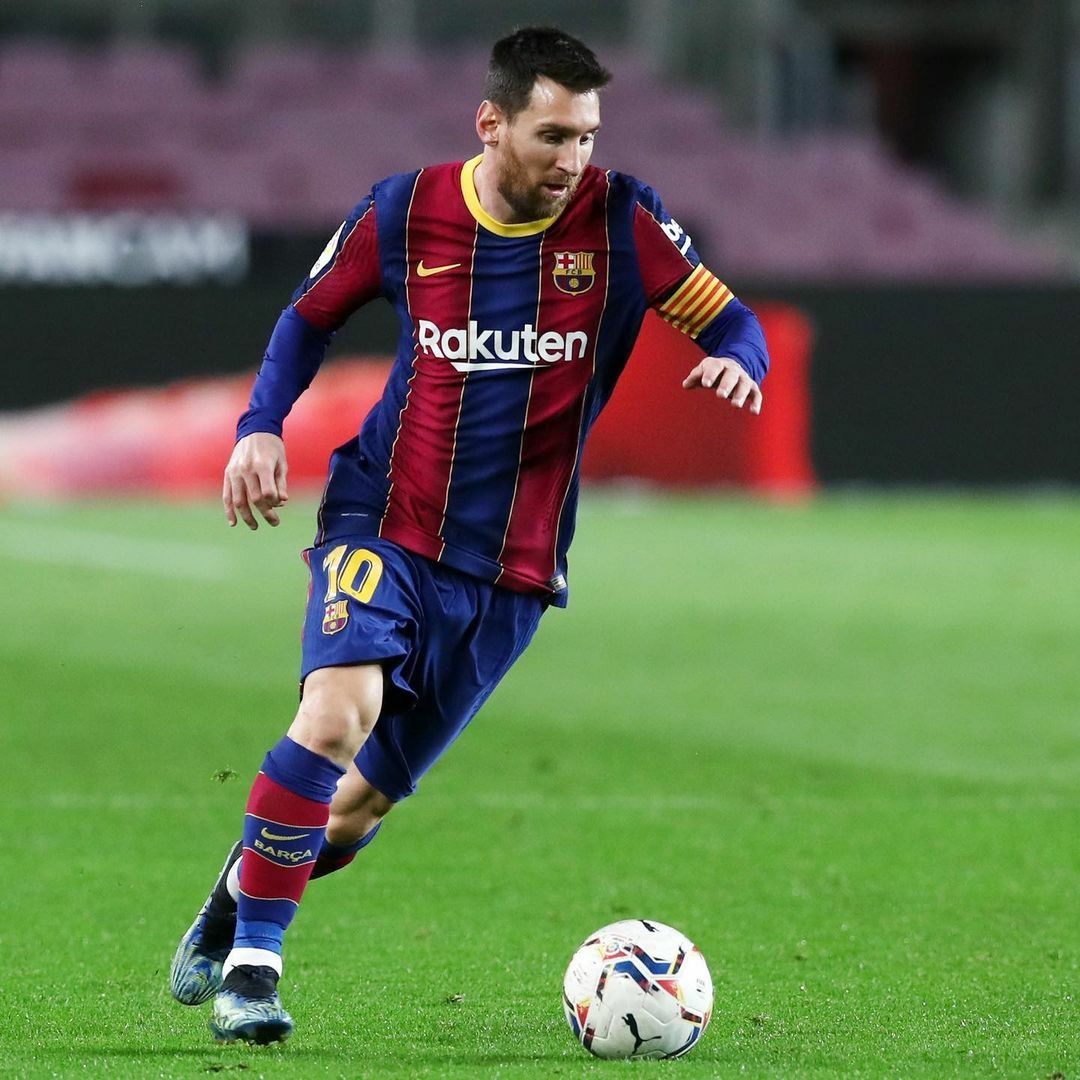 梅西又被对手夸!皇家社会主教练:没有任何球队和球员能防守他!