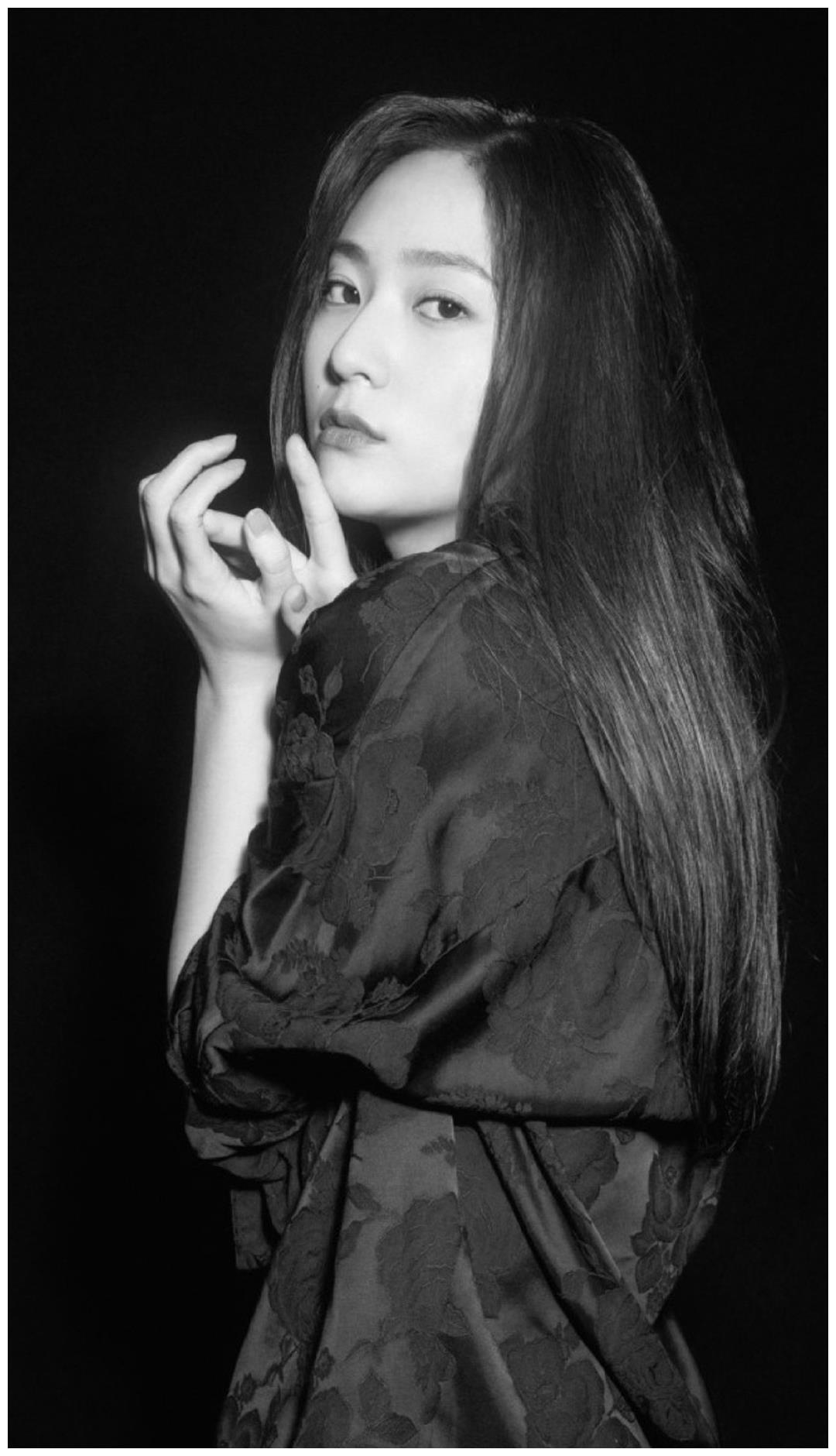 娱乐圈大腕女明星,个个国色天香,你喜欢哪一个?