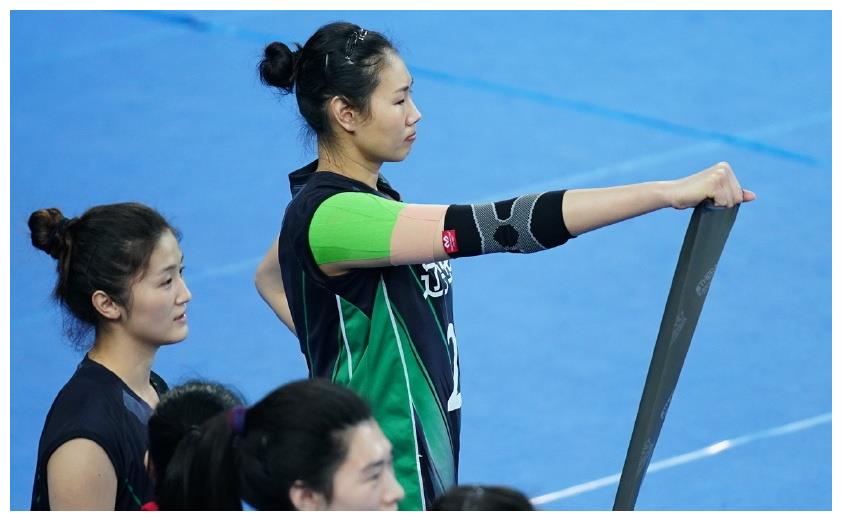 传球分配和调度攻手的能力在国内二传中首屈一指,东京奥运会之后只要