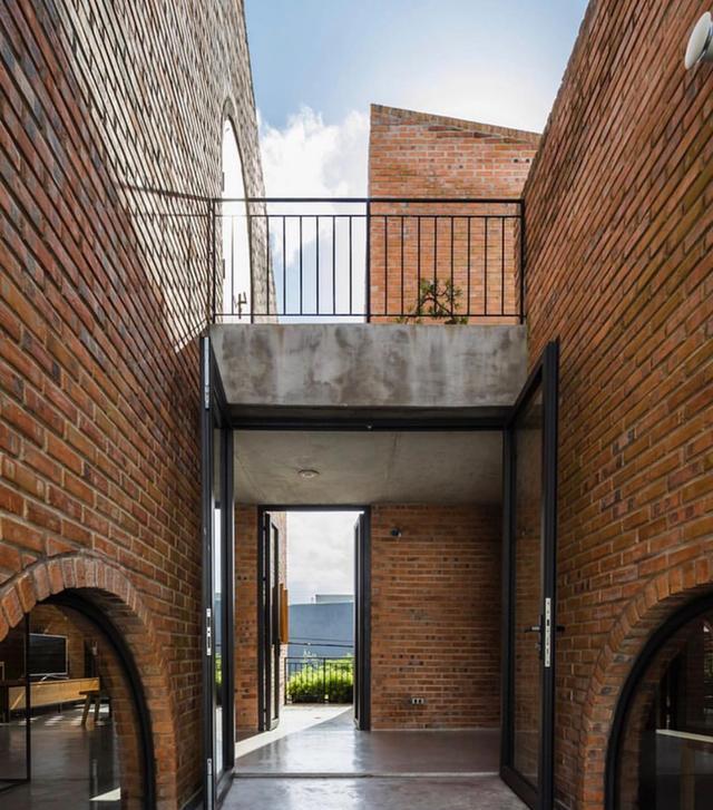 广东90后用红砖建370㎡别墅,邻居:从来没见过这样的墙壁