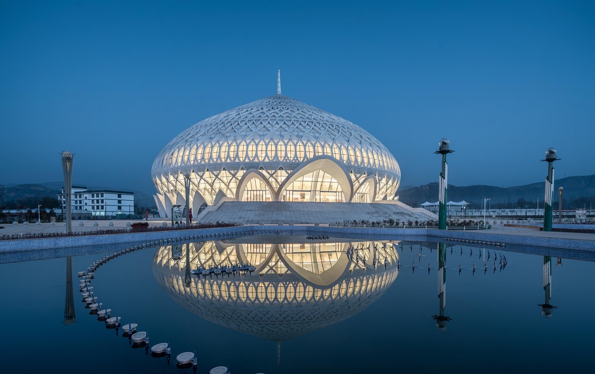 甘肃的三大地级行政区临夏嘉峪关和甘南谁的风景更美