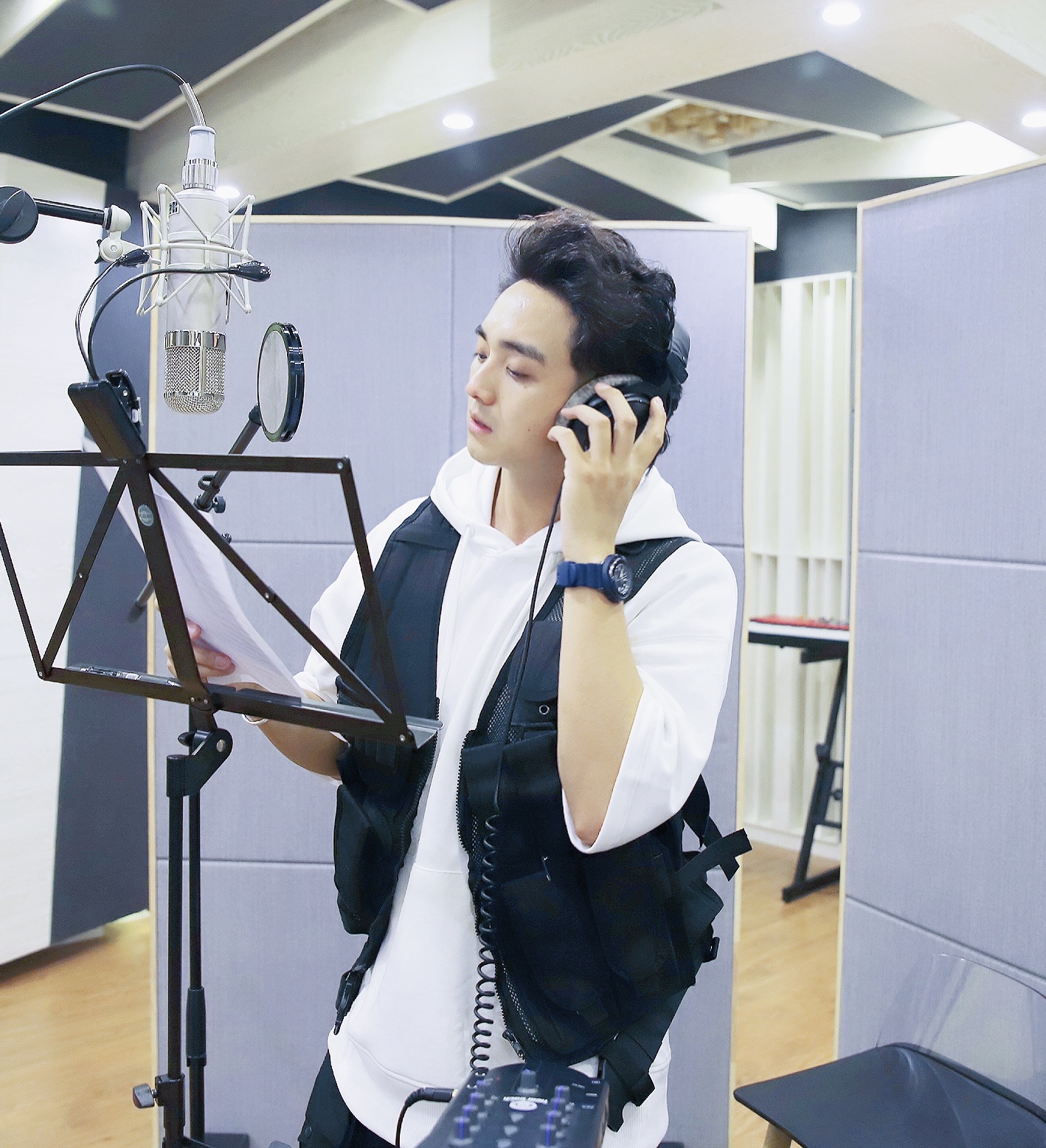 夏恒最新原创单曲《亲爱的朋友》上线 送上自己的"平凡人生观"