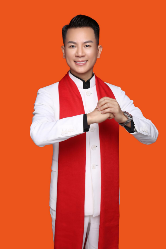 精英会会长黄智中携黑犀牛祝愿全国人民新春快乐,国泰民安!__财经头条