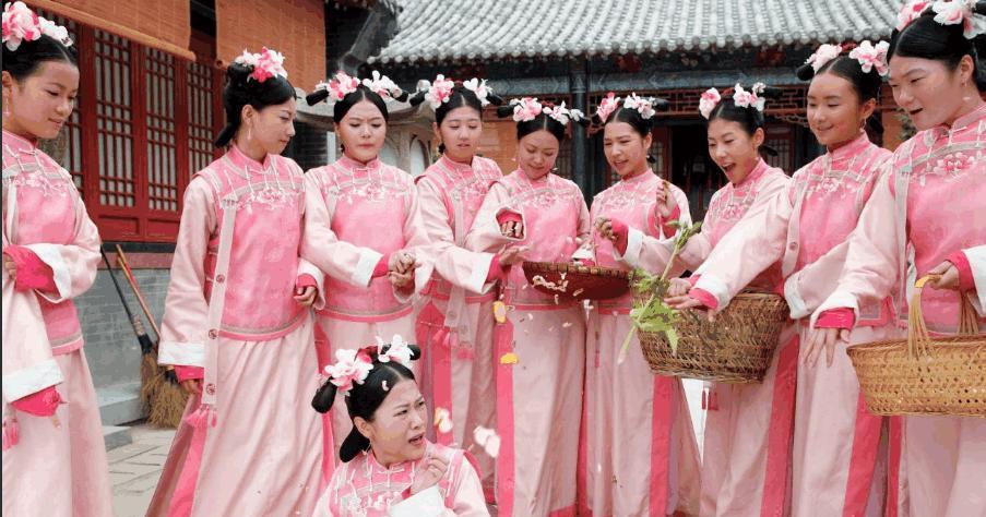 古代宫女想家怎么办?先找个老太监当"干爹"