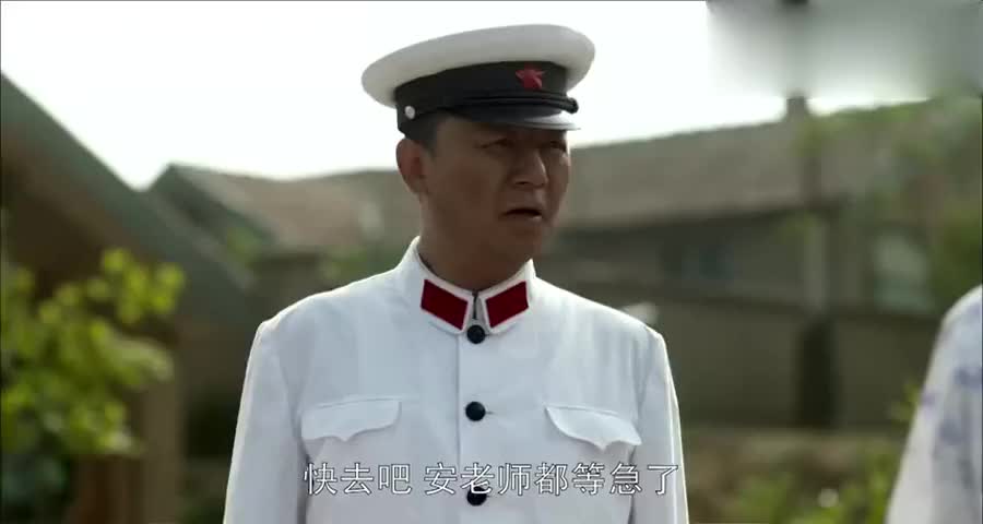 江德福和葛老师聊天,老丁吃醋了,心里难受也不找江德福