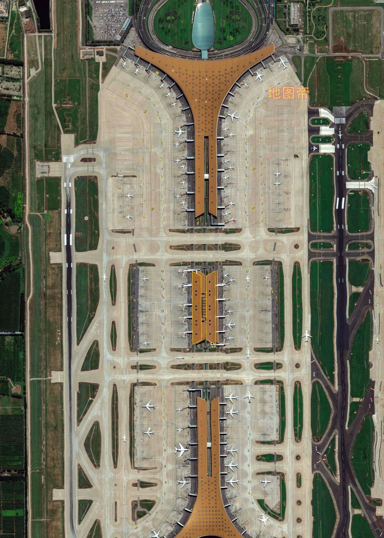 上海虹桥机场T1航站楼改造及交通中心工程 / 华东建筑设计研究总院 – 有方
