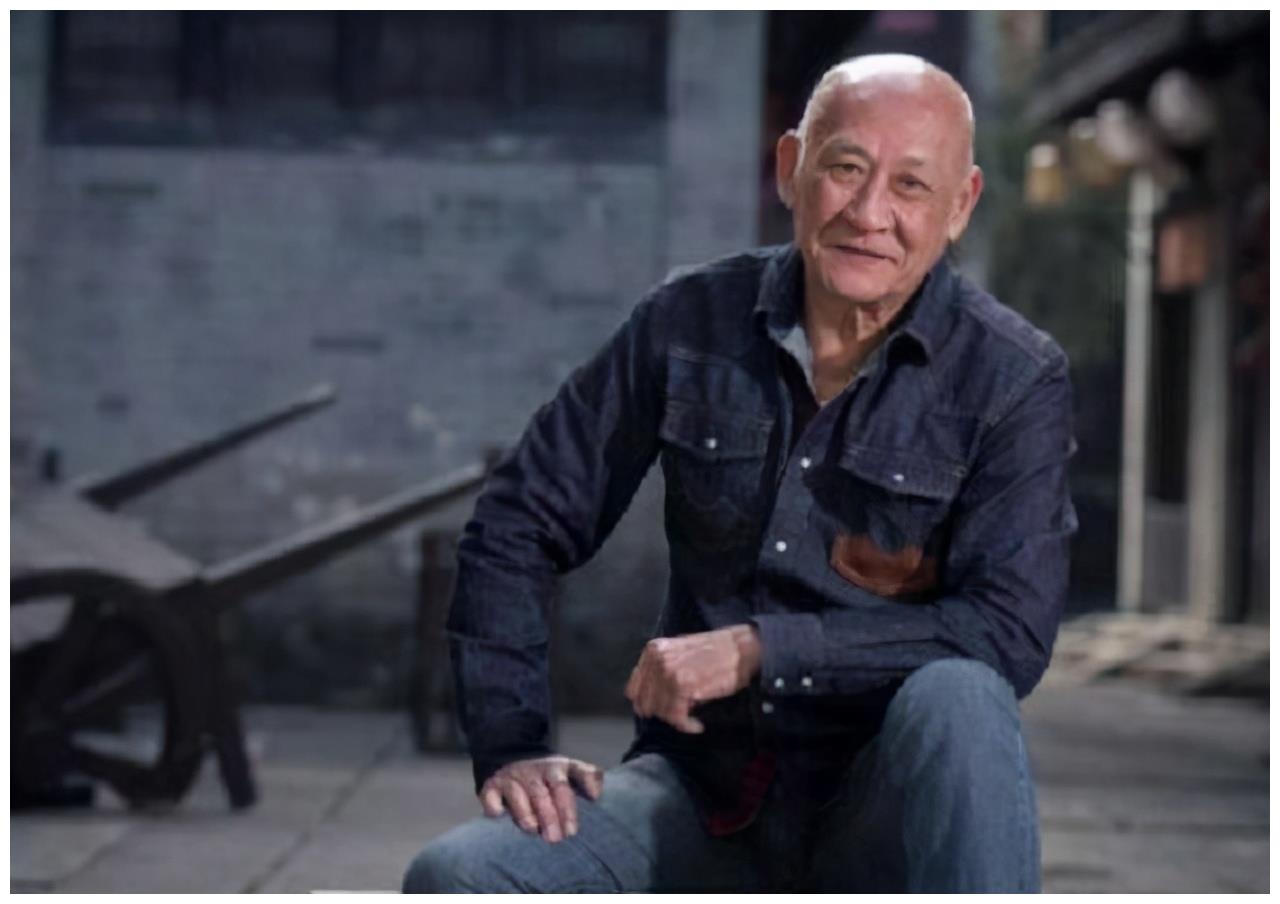 李家鼎:从武术替身做起,当了40年配角,看似大老粗却做一手好菜