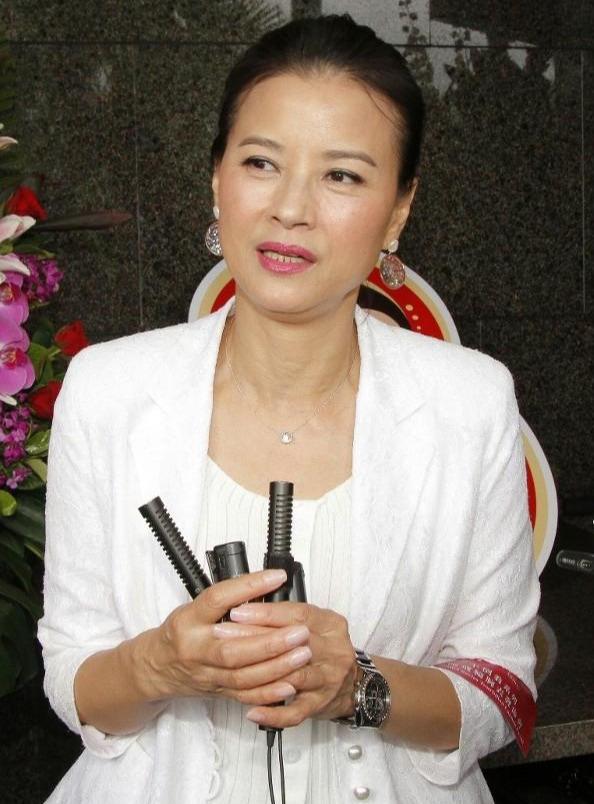 亚视前花旦病逝,享年75岁,曾难忘丧夫之痛不愿见人|刘志荣|亚视|黎燕