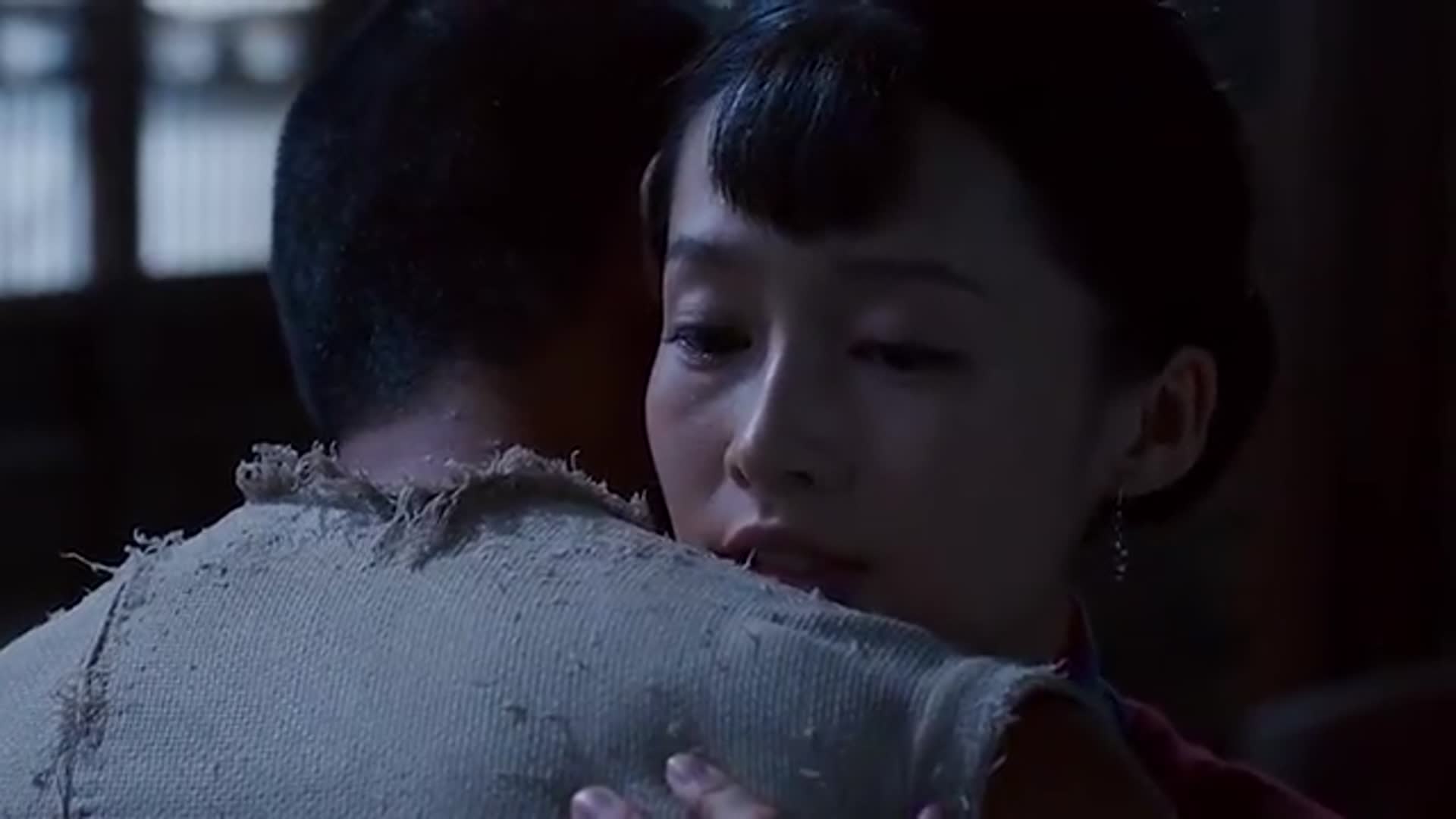 白鹿原:小娥抱着黑娃,让黑娃离开,掌柜在门外听到一切