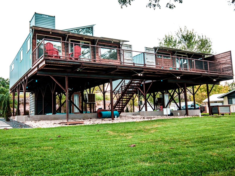 时尚活力创意无限的集装箱营地