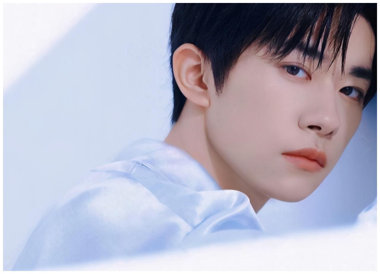 央视推出新选秀节目19岁易烊千玺符合榜样标准成特邀学长