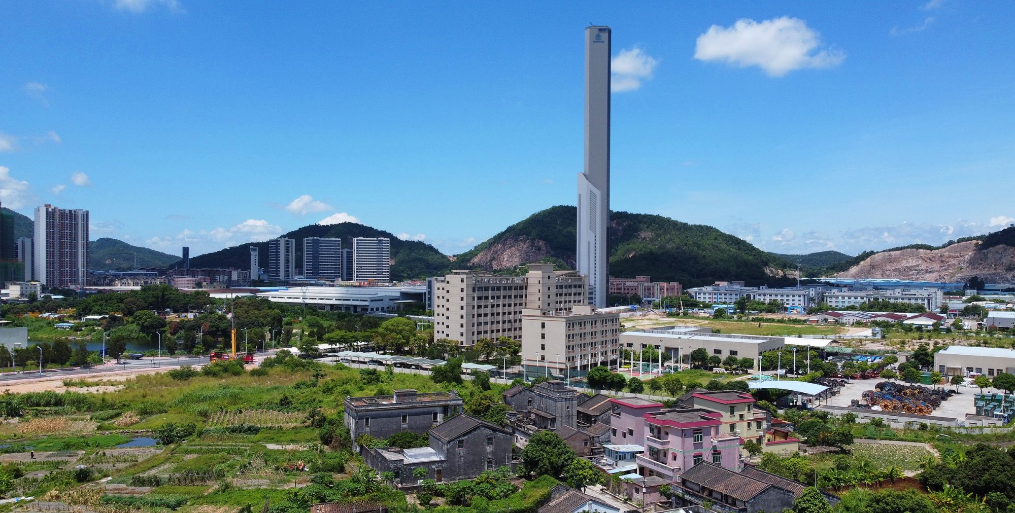 1 / 14 芦溪村,位于中山市南区茶亭路旁.