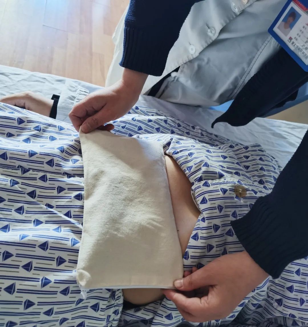 护理技术展 | 什么是中药热奄包?有哪些注意事项?