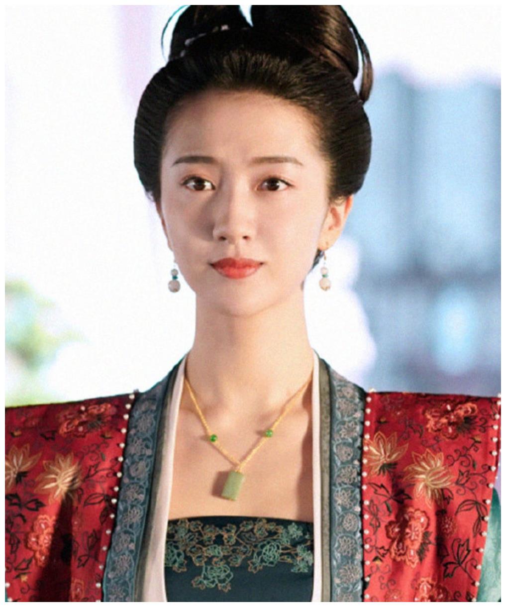 苗娘子在历史上对应的是宋仁宗的昭节贵妃苗氏,她是宋仁宗乳母许氏的