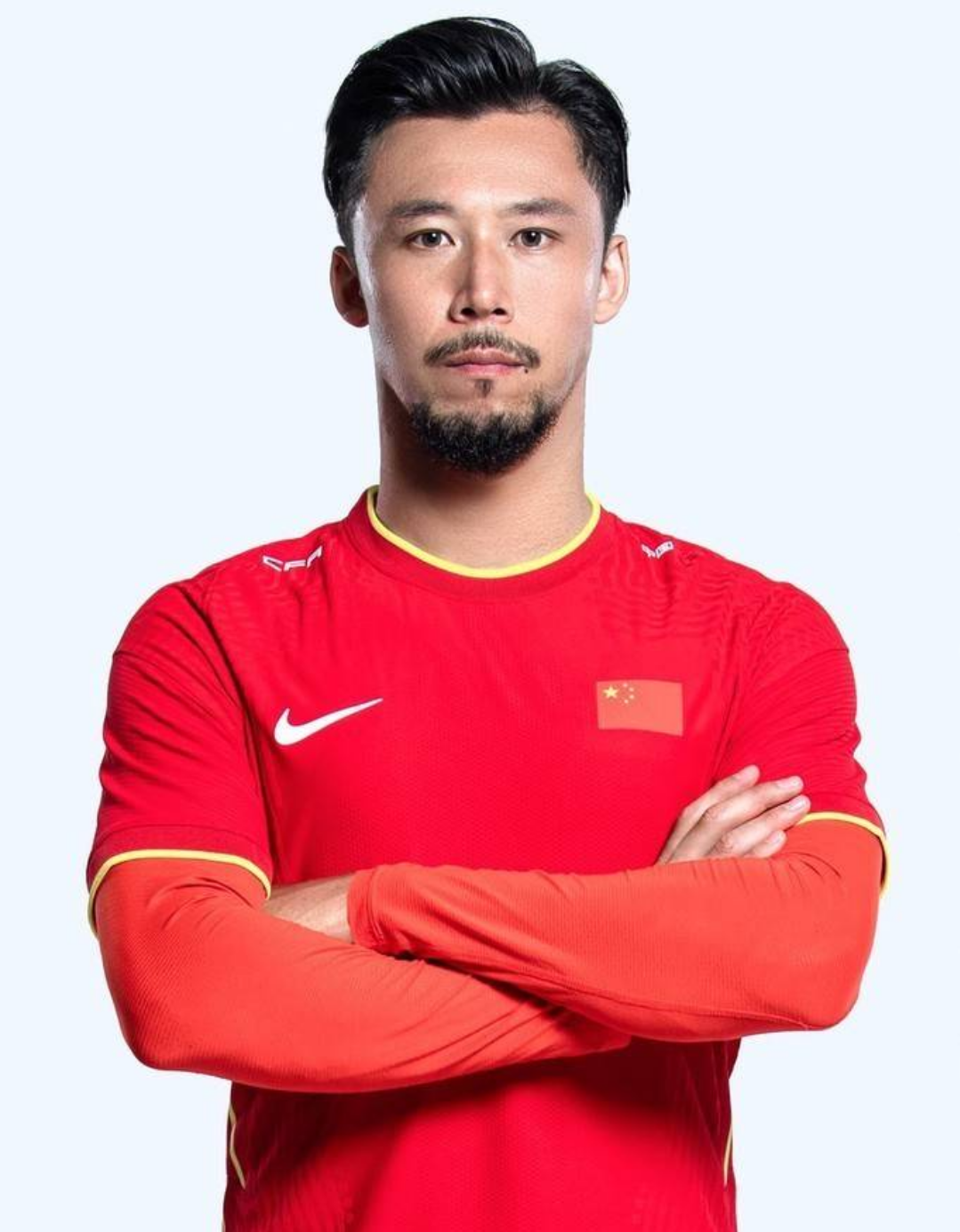 40强赛的比赛即将拉开帷幕国足球员最新的定妆照出炉