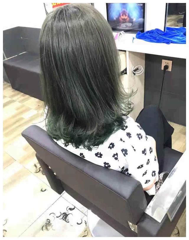 超减龄的短外翻卷再遇上青茶色,是不是自己都不习惯了?__财经头条