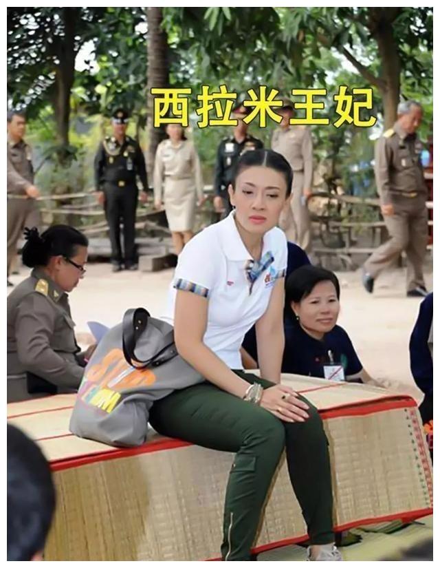 西拉米最新消息时隔7年终于公开亮相被人押着憔悴又可怜