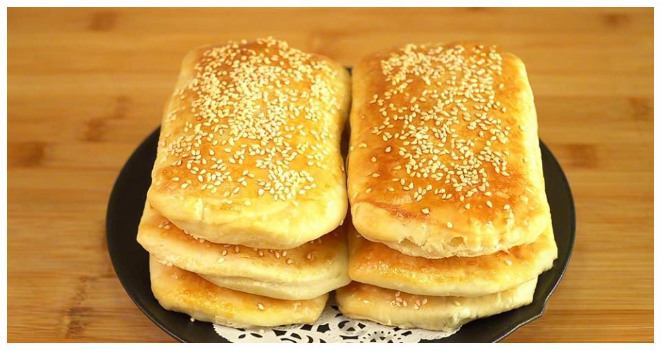想吃葱香烧饼不用买教你在家自己做外酥里软咬一口直掉渣