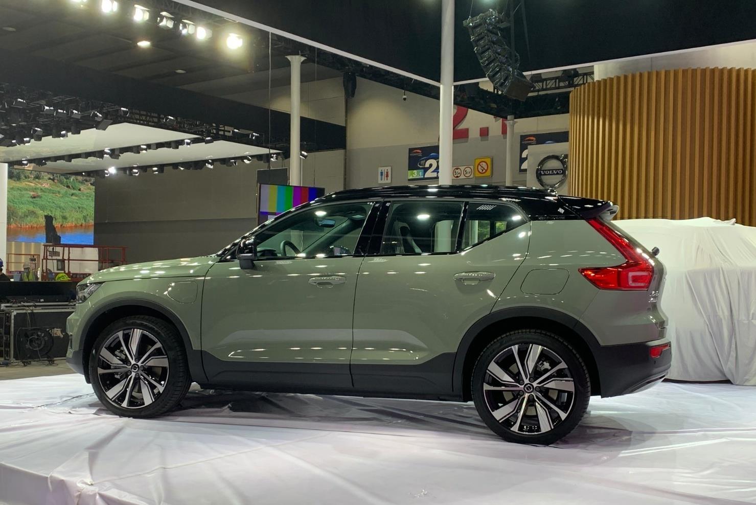 随着2020广州车展即将开幕,巡山兄发现国产沃尔沃xc40纯电版实车已经