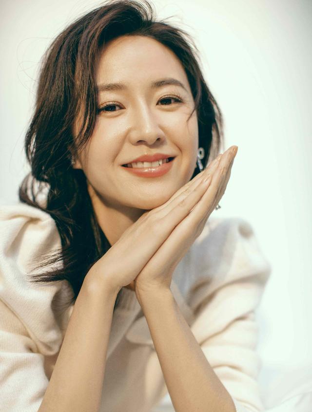 徐囡楠最新写真发布,时尚中透露着优雅|徐楠楠|时尚|电视连续剧_新浪