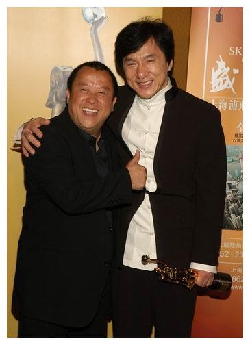 成龙与向华强的恩怨因92年反黑行动结怨,在梅艳芳生日宴上冲突__财经