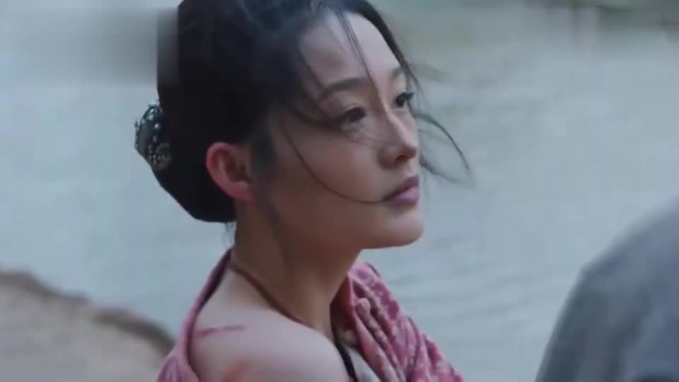 视频:《罗雀高飞》首映李维维秀香肩 邱凯伟现场说情话被赞"好会啊"