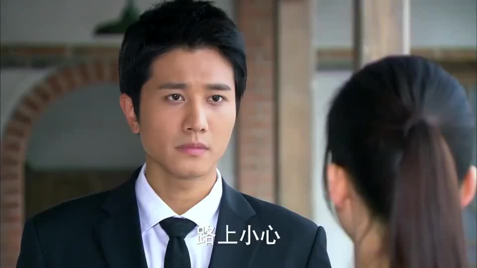 因为爱情有奇迹:齐霁向安琪媛道别,天佑趁虚而入,安琪媛不理他