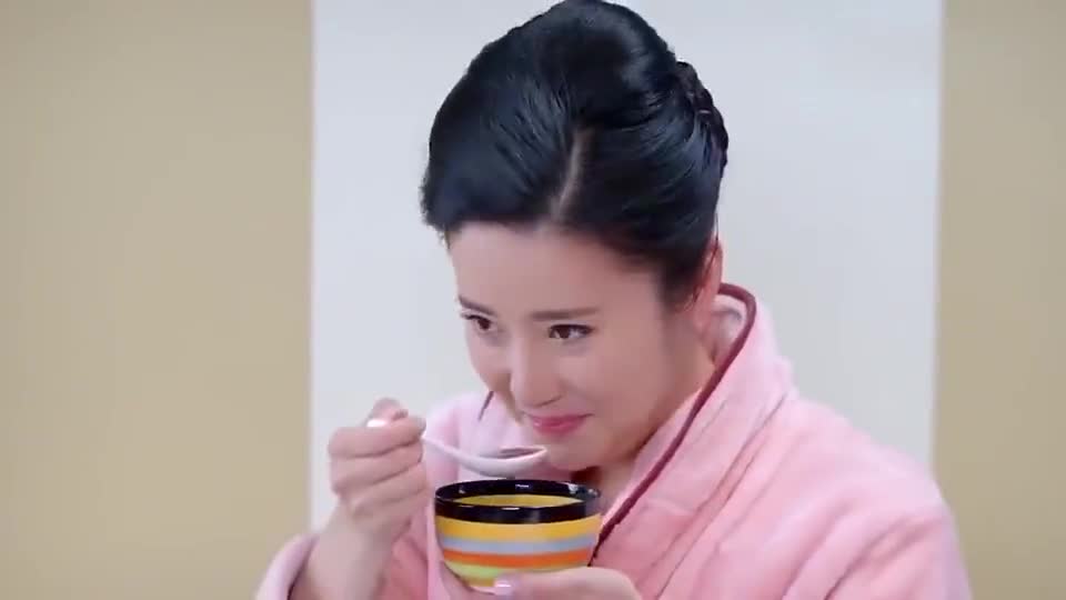 守护丽人:佳一开门一看是婆婆,还给她带了美食,有口福啦