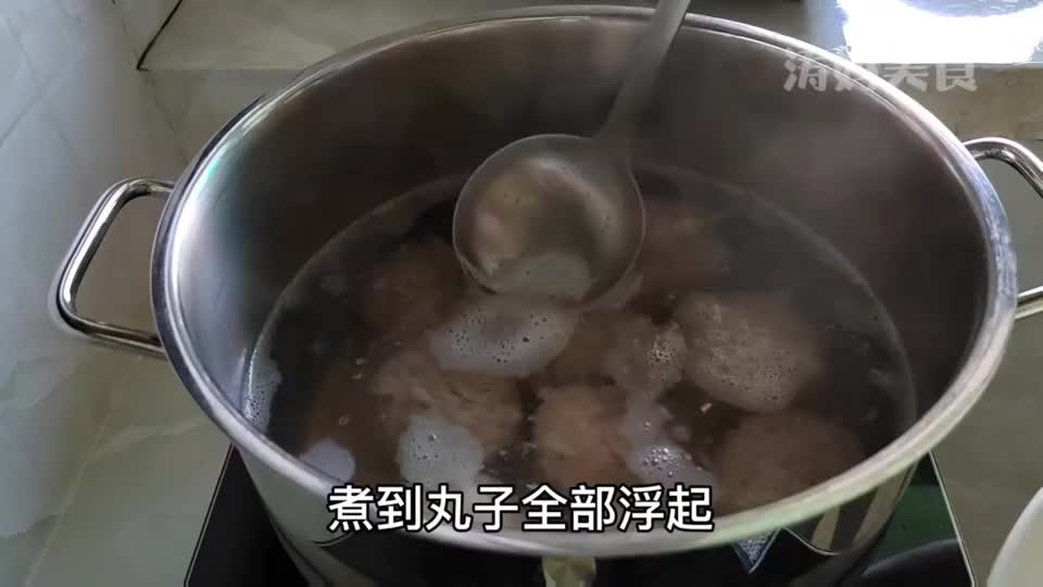 莲藕最好吃的做法，不用油炸，口感紧实不油腻，汤汁拌饭更美味