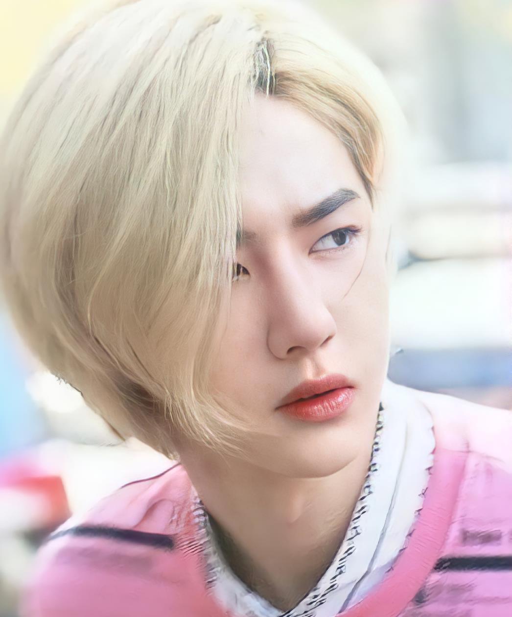 王一博重叠时光卡脸百天照引起粉丝热议