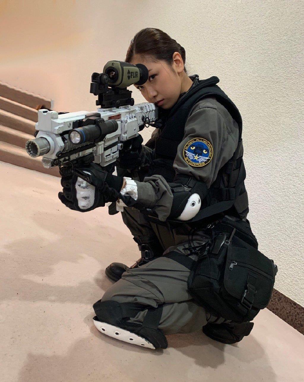 泽塔奥特曼洋子前辈再出写真,一股cs味道,粉丝:好想要那把枪__财经