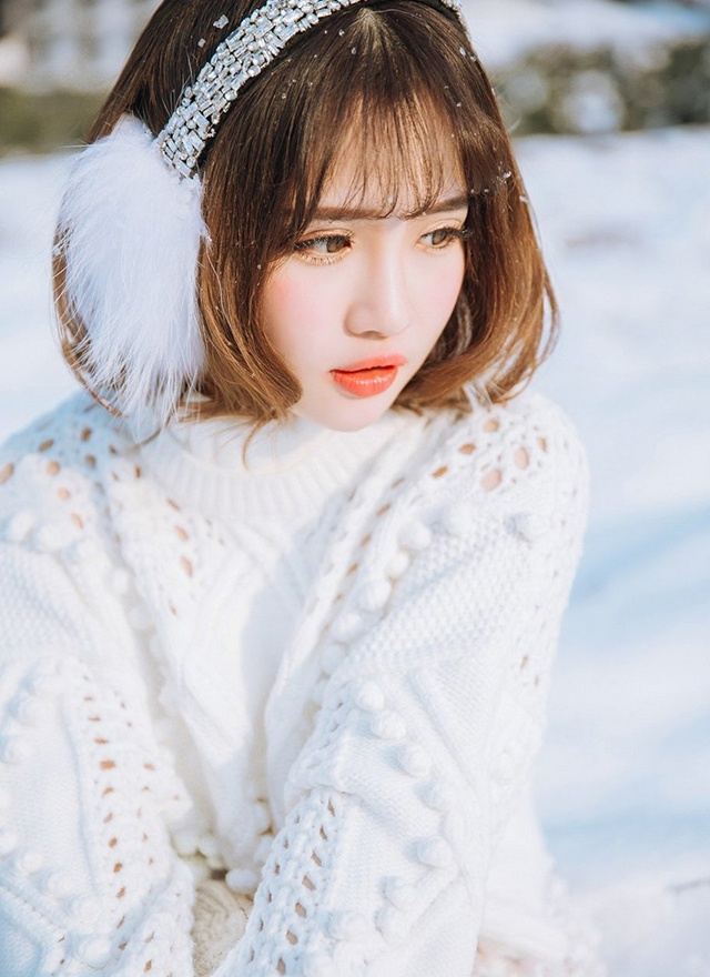 清纯美女徐cake雪地迷人写真照