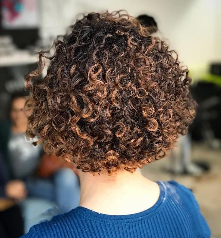 适合五六十岁女人的抱团卷,时髦洋气又显发量,好打理又显年轻|发型